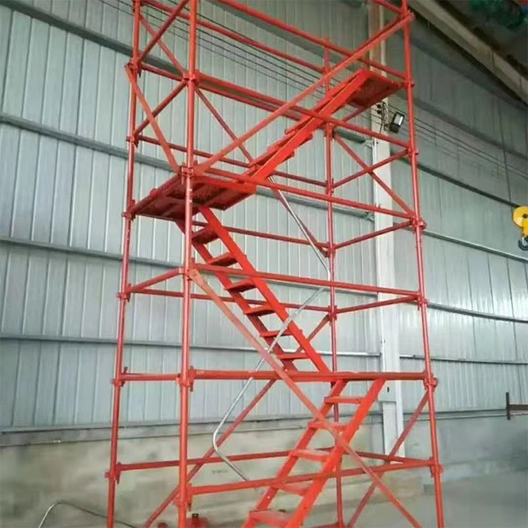 建筑工地盤(pán)扣式安全爬梯與橋梁施工安全梯籠的優(yōu)勢(shì)及應(yīng)用